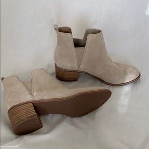 Dr. Scholls Cut Out Cream Booties